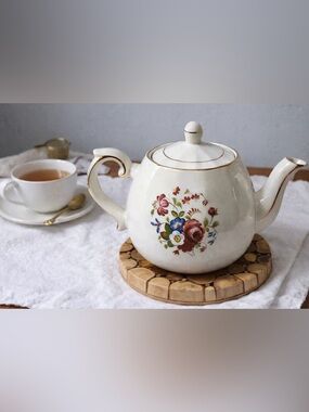Vintage Ellgreave Teapot – Wood & Sons England Ironstone